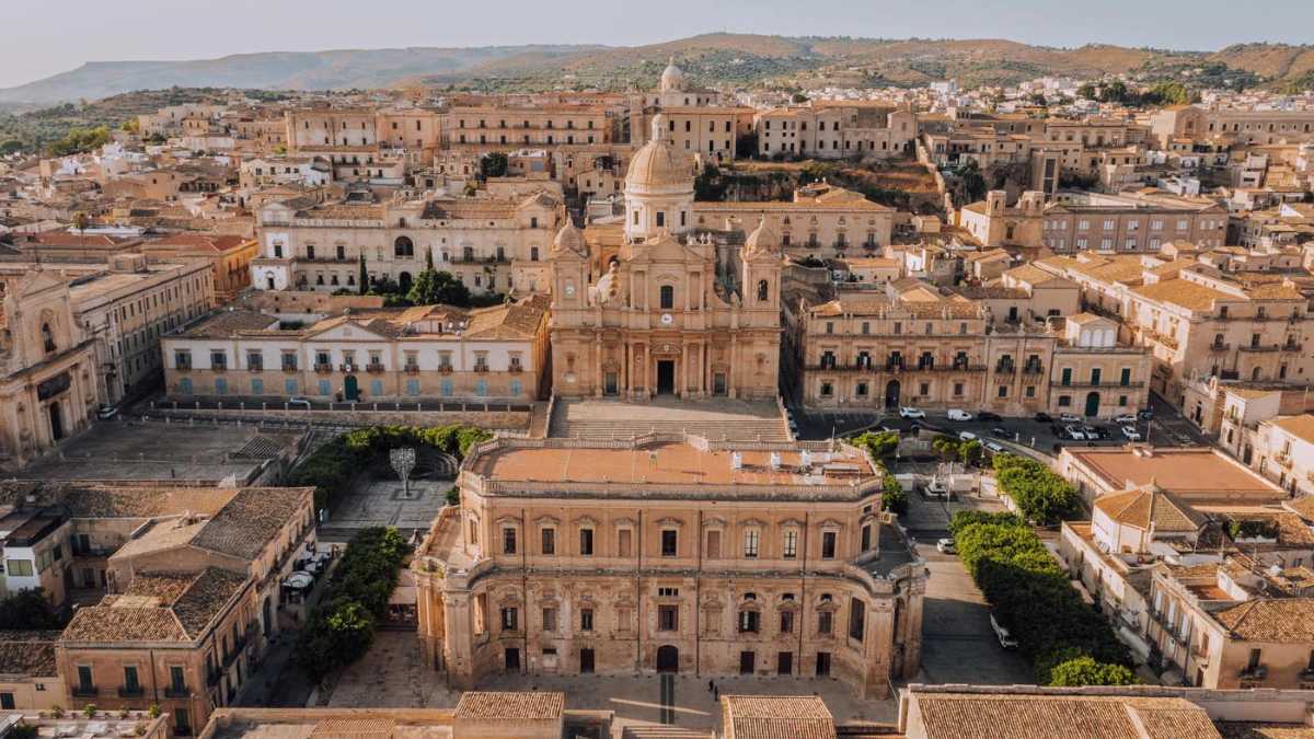 Noto in 7 giorni: itinerario completo con tappe, spostamenti e costi