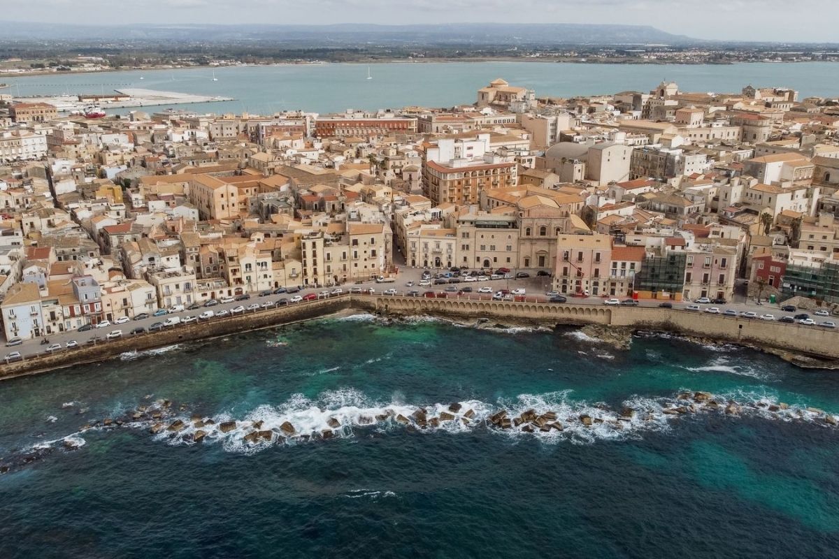 Vista panoramica di Siracusa con l'isola di Ortigia