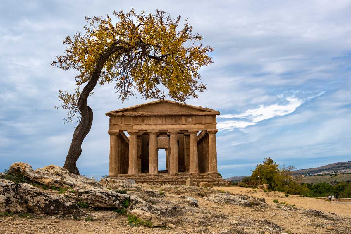 Veduta panoramica di Agrigento con la Valle dei Templi