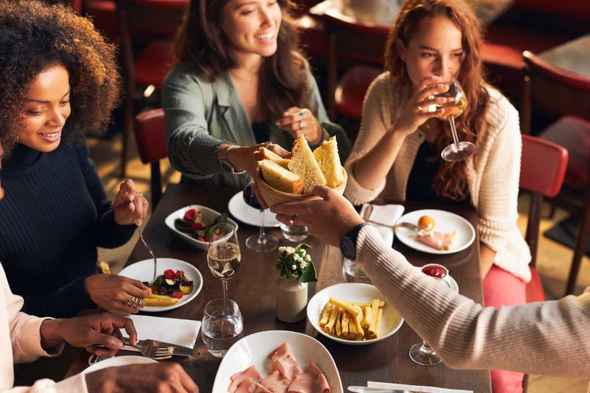 Interno di un ristorante tipico siciliano a Taormina